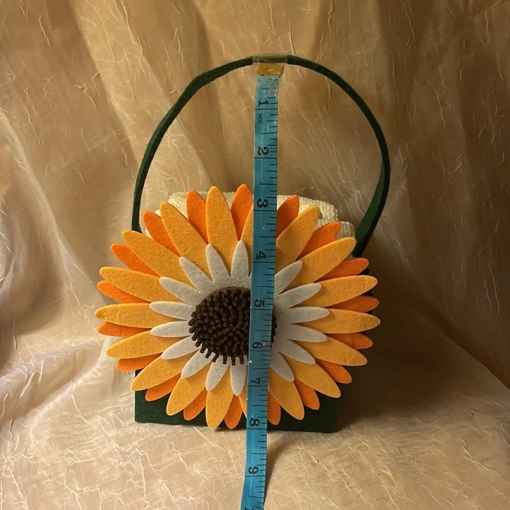 NWT- 3 pack washcloths 100% cotton in felt basket w/sunflower on front